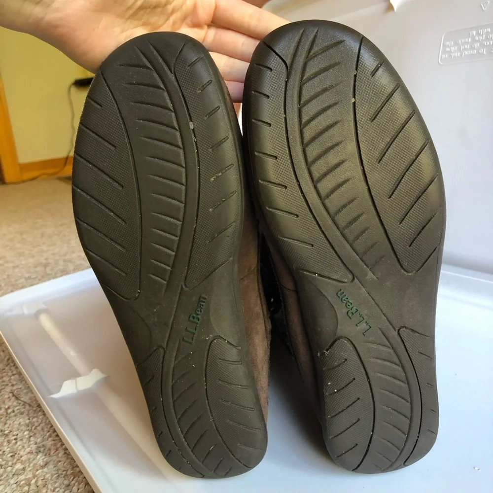 Suede L.L.Bean brown moccasin boots. Lace up, side zipper, warm lining. Size 9.5 - Picture 7 of 7